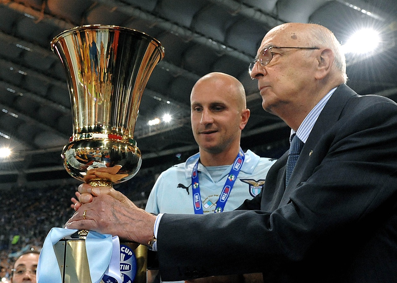 Coppa Italia 13 maggio 2009 - Pres. Napolitano premia Rocchi (dal sito del quirinale)